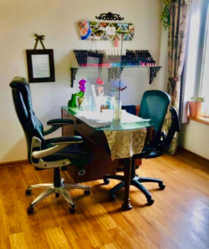 Manicure Salon Table Menomonee Falls, WI